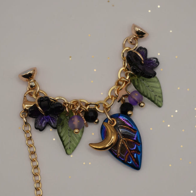 A Stroll in the Midnight Garden (Pre Order)