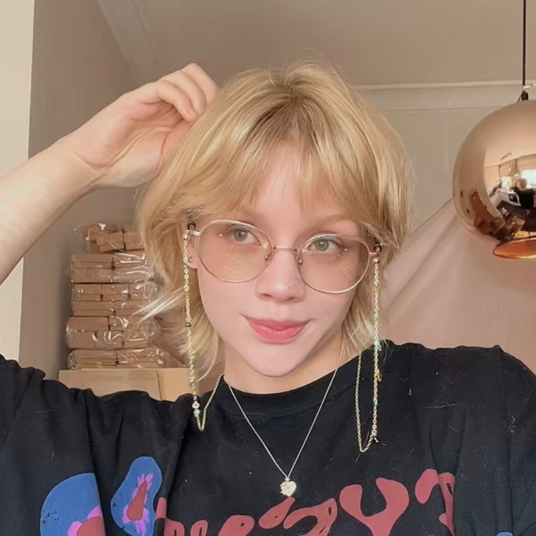 The Dainty Chain (Not a Duo)
