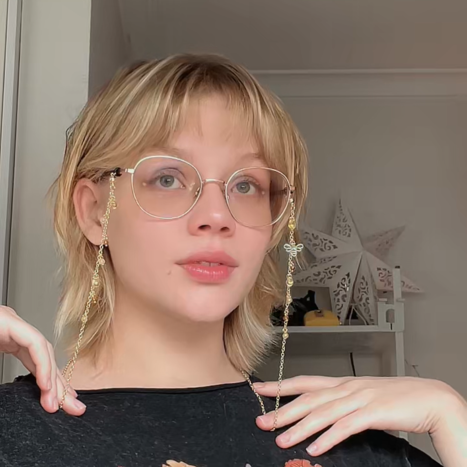 The Dainty Chain (Not a Duo)