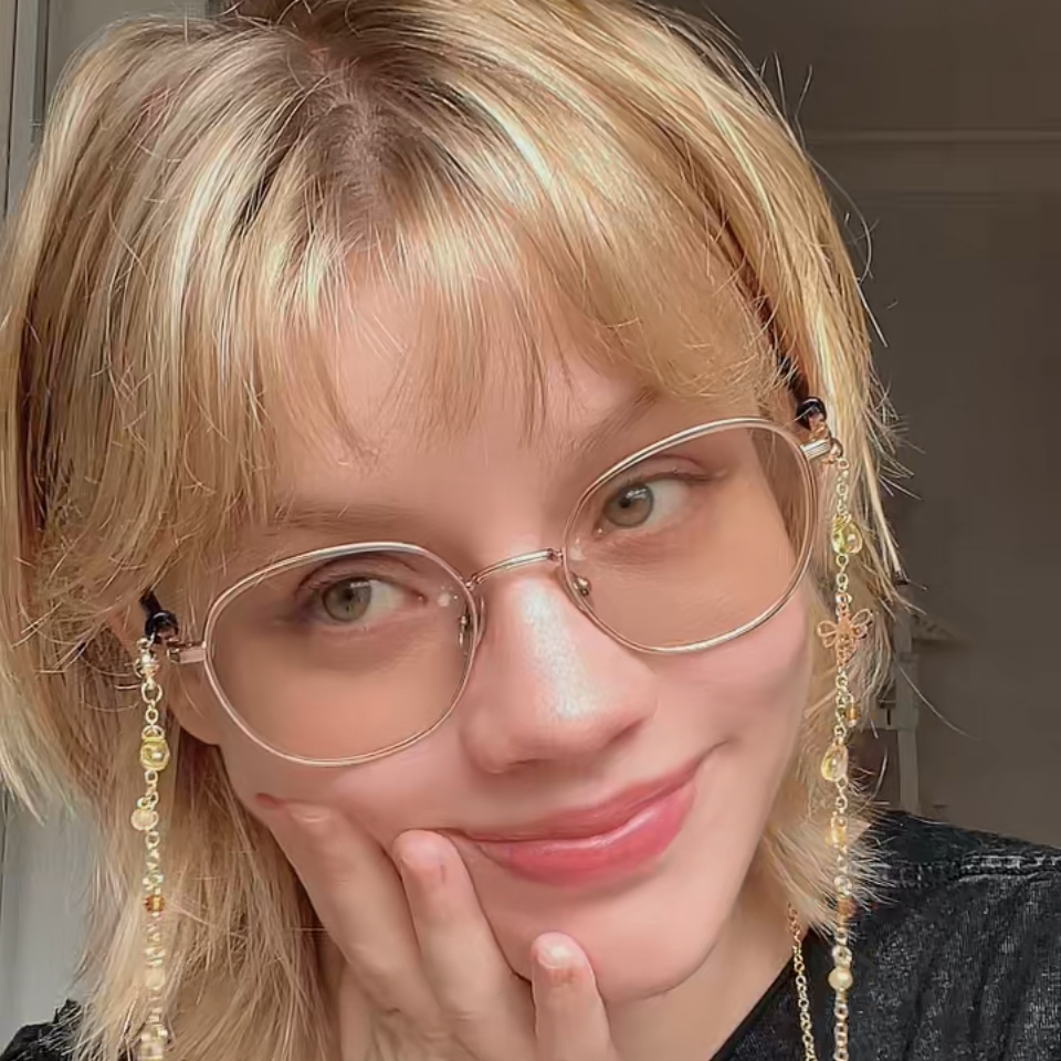 The Dainty Chain (Not a Duo)
